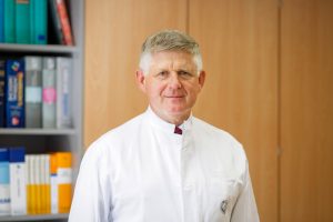 Prof. Dr. Andreas Hochhaus, Sprecher des UniversitätsTumorCentrums am UKJ. Quelle: UniversitätsTumorCentrums am UKJ
