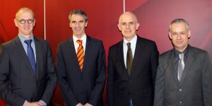 Weidener hämatologisch-onkologische Gespräche: Priv. Doz. Dr. Werner Heinz, Prof. Dr. Frank Kullmann, Prof. Dr. Theodor Klotz und Dr. Thomas Schichtl (v.l.) stellten bei den 13. Weidener hämatologisch-onkologischen Gesprächen die Immunonkologie in den Mittelpunkt. Foto: Kliniken Nordoberpfalz AG.