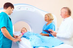 CT-Untersuchung eines Kindes, Foto: © Olesia Bilkei - fotolia.com