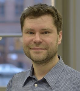 Dr. Alexander Teumer erhofft sich von den neuesten Erkenntnissen, dass wirksamere Medikamente für Schilddrüsenerkrankungen entwickelt werden können Foto: UNI/Jan Meßerschmidt