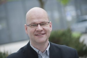 Prof. Marcus Fändrich ist Sprecher der neuen DFG-Forschungsgruppe und leitet das Institut für Proteinbiochemie an der Universität Ulm Foto: Eberhardt/uni Ulm