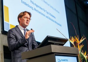 Preisträger Prof. Matthias H. Tschöp hält die Paul-Langerhans-Vorlesung. Foto: © DDG / Deckbar