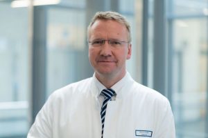 Neuer Generalsekretär der Deutschen Transplantationsgesellschaft: Der Erlanger Nierenspezialist Prof. Dr. Mario Schiffer. Foto: Michael Rabenstein/Uni-Klinikum Erlangen