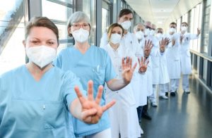 Vier von fünf Amputationen sind unnötig, wenn früh erkannt und richtig behandelt wird. So lautet der Ansatz der kanadischen Kampagne „Save the 4“, die bei den Experten im Diabeteszentrum des HDZ NRW volle Unterstützung findet. Foto: Marcel Mompour / HDZ NRW