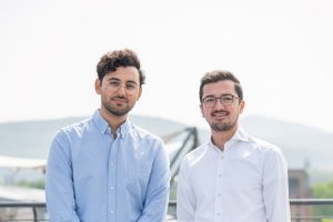 Leibniz-Gründungspreis 2022: Die Gründer der PROSION GmbH: Slim Chiha und Mutlu Yönel (v. li.) Foto: PROSION GmbH