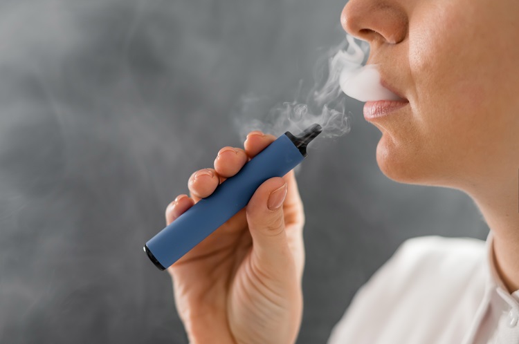 Bunt und gefhrlich: Auch harmlos wirkende E-Zigaretten sind  gesundheitsschdlich - Biermann Medizin
