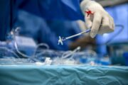 Mitralklappeninsuffizienz: Bessere Lebensqualität und weniger Krankenhauseinweisungen mit dem MitraClip-Verfahren