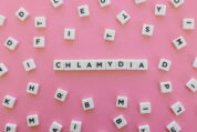 Chlamydia pneumoniae: Erreger nutzt zum Eindringen in Wirtszellen „molekulares Mimikry“