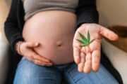 Schwangerschaft: Cannabis-Konsum kann die Denk- und Lernfähigkeit bei Kindern beeinträchtigen