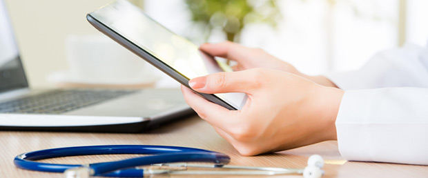 Foto: Fiktive Patientinnen-Akte