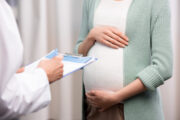 Abnorme Ergebnisse pränataler Bluttests können auf versteckten Krebs der Mutter hinweisen