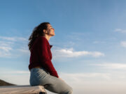 Wie blaues Licht die Haut verändert