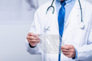Künstliche Intelligenz verbessert Brustkrebserkennung im Mammographie-Screening