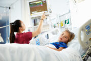 Weniger Langzeitfolgen nach Intensivaufenthalt bei Kindern