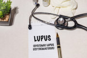Kinderwunsch bei Lupus: Individuelle Diagnostik und Betreuung laut DGRh entscheidend