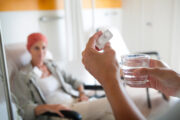 HPV-bedingtes Oropharynxkarzinom: Kürzere und weniger intensive Therapie wirkt auch