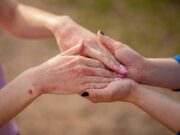 Atopische Dermatitis mit erhöhtem Risiko für Suizidgedanken verbunden