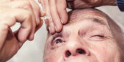 Presbyopie: Augentropfen statt Lesebrille?