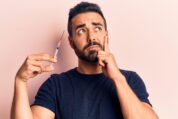 COVID-19-Impfung oder nicht? Zögern schwand bei vielen Engländern innerhalb von 15 Monaten