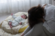 Psychische Gesundheit der Mutter beeinflusst die frühe neurologische Entwicklung