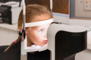 Myopie bei Kindern: Warnung vor Gefahren der Rotlicht-Lasertherapie