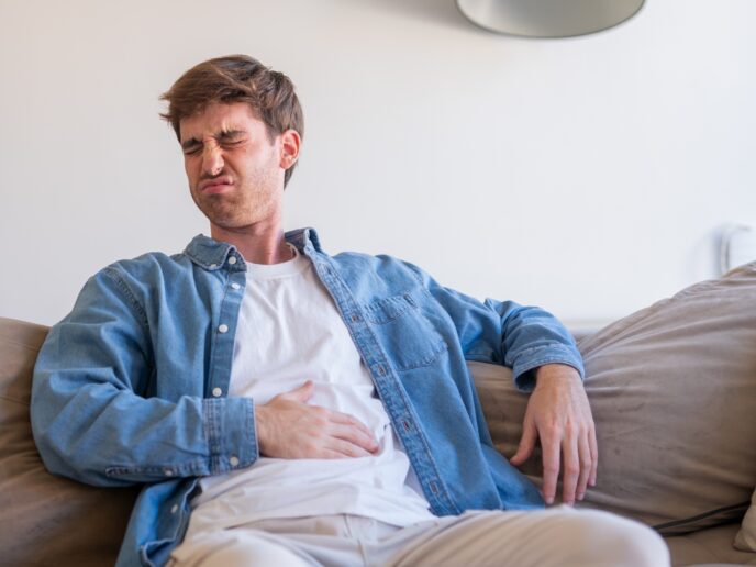Mann mit Darmproblemen