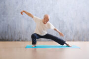 Online-Tai-Chi hilft bei Kniearthrose