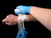Hautähnlicher nanofaserbasierter Wundverband kühlt und wirkt antibakteriell