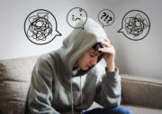 Frühe hormonelle Veränderungen beeinflussen psychische Symptome geschlechtsspezifisch