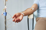 Nasopharynxkarzinom: Tislelizumab plus Chemotherapie