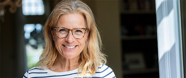 Foto: Frau mit Brille